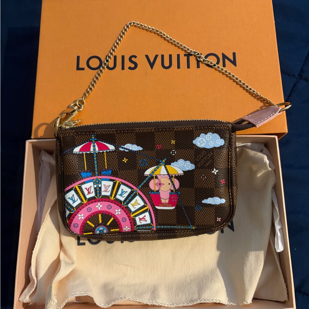 Louis Vuitton vivienne mini pouchette (Full)